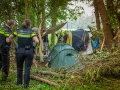 Bosbewoner moet bostent verlaten